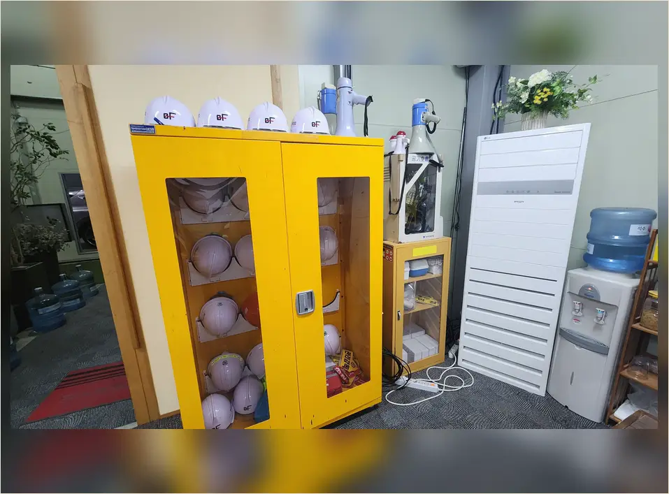 경기 이천시 모가면 서초양재동 카페원상복구 당일해체전량반출 내부 가벽·천장 철거